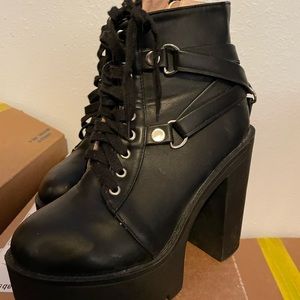 Chunky heel lace up platform boot